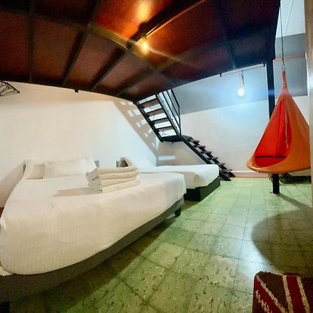 Ardour Lodge "A" Wing Танджунг-Бунгах Екстер'єр фото